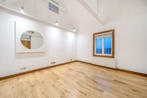 Photo 32- click for photo gallery